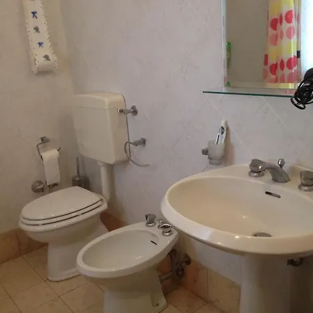 Alojamento de Acomodação e Pequeno-almoço Penisola 3*